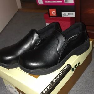 Spring Step slip resistant work clogs
